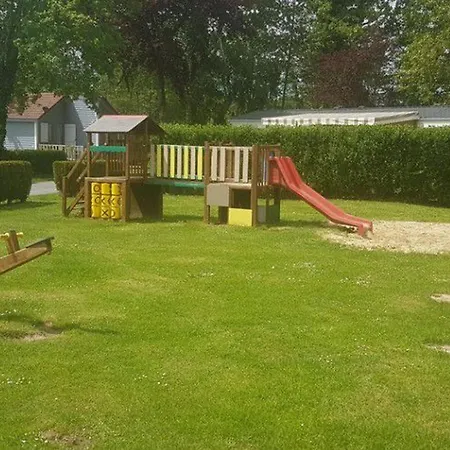 Mobil 4 - Terrasse - 8 Pers - Api-1-52-700 Campingplads *